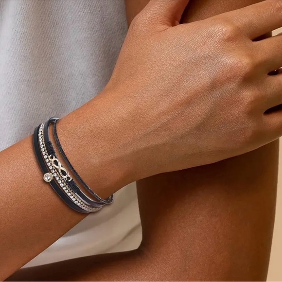 🔥4 For $25🔥

New 8-Figure Bohemian Vintage Style Bangle - Picture 2 of 4